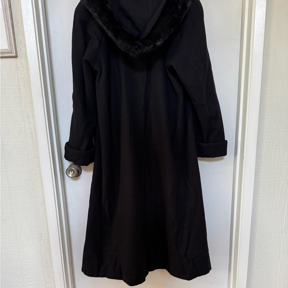 Wool coat - Picture 3 of 12